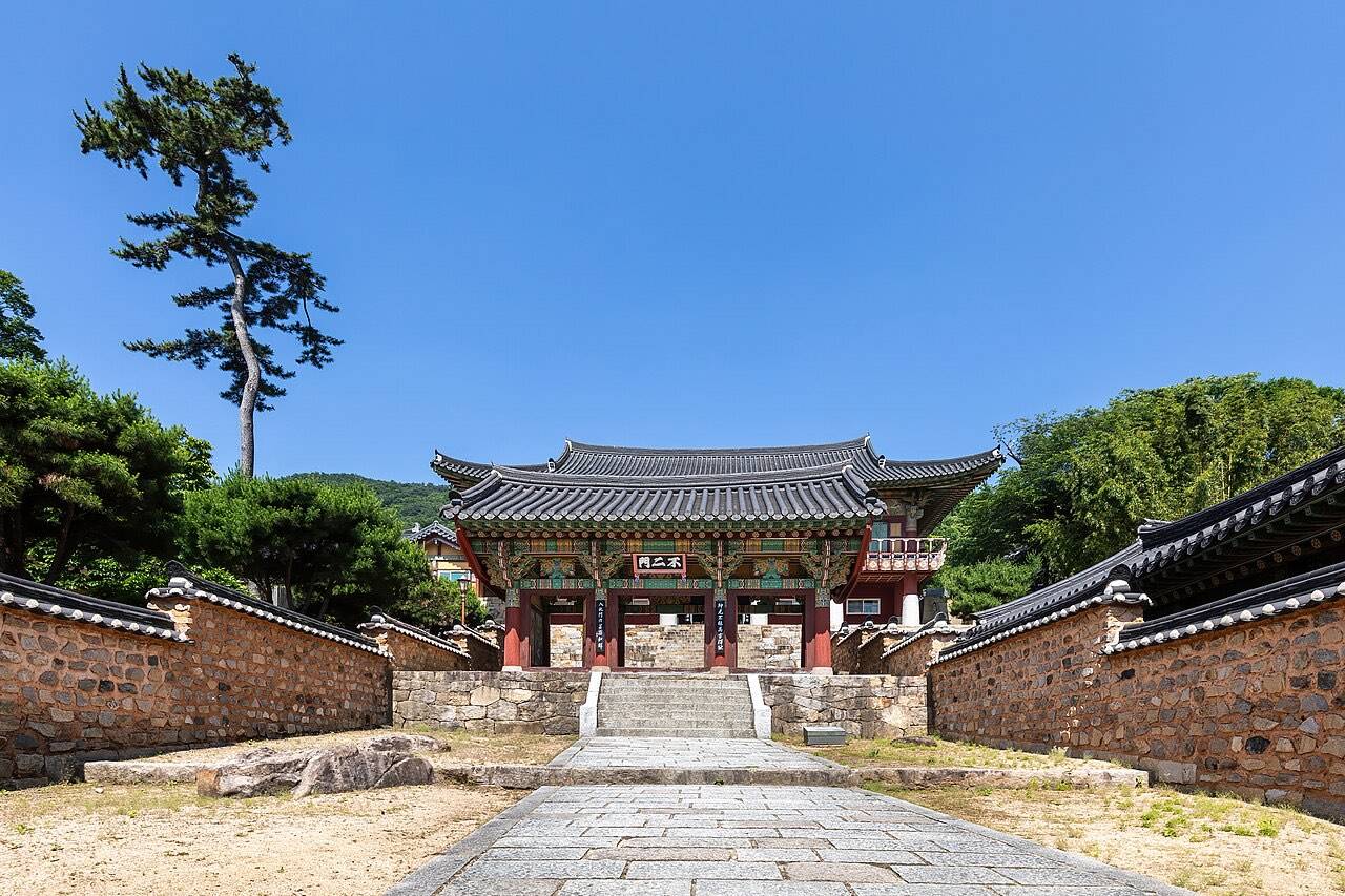 Burimun gate at Beomeosa temple, Busan